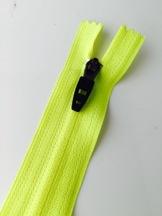 Nylon Inverse Zipper NO.3 Thumb pullerThumb Puller Close End Reversible Slider