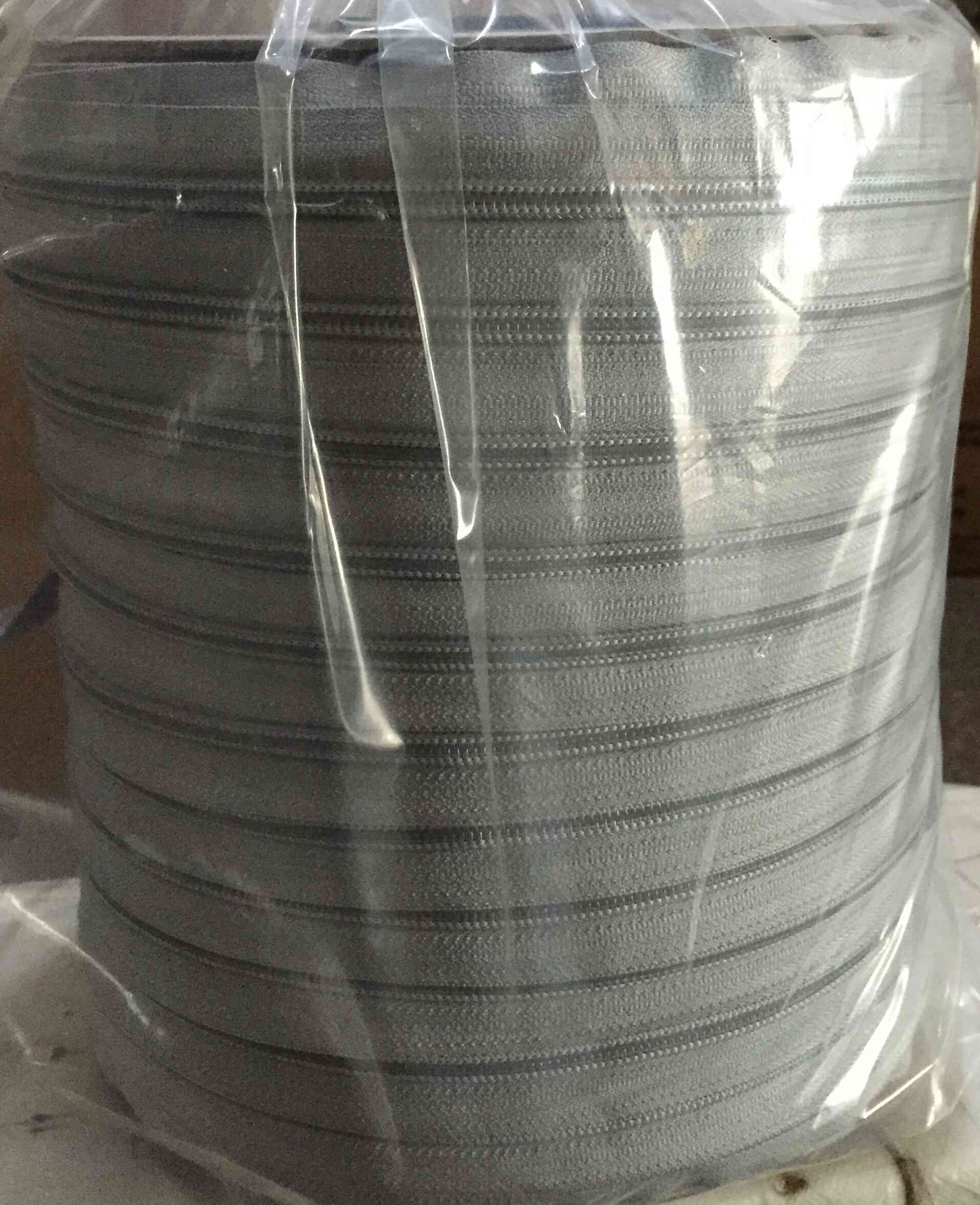 Nylon zipper chain bobbin packing