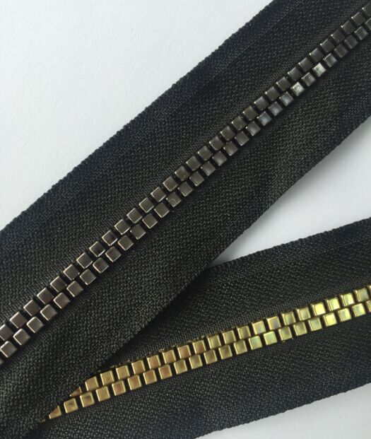 Plated derlin zipper gold/nickelteeth color