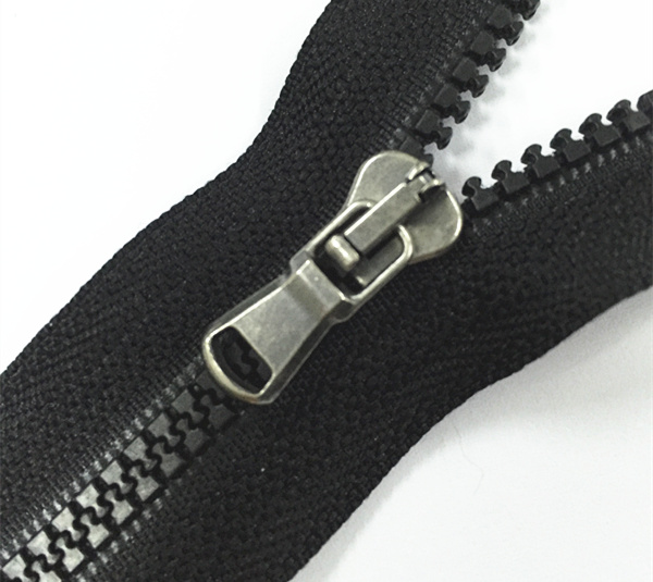 European slider italian body slider for No.3 plastic zipper